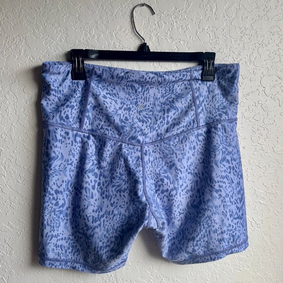 Athleta Elation 7" Short, Liquid Petals Victorian Periwinkle, 1X - Picture 3 of 5
